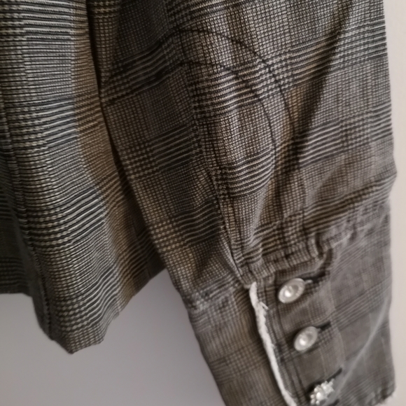 Blazer - Picture 3 of 7